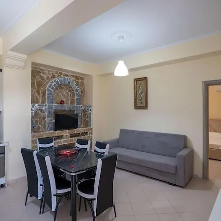 Villa Asllani Ap1 *